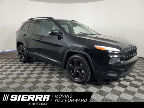 Used 2017 Jeep Cherokee Sport FWD image 1