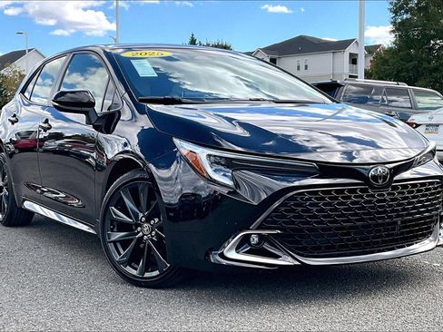 Used 2025 Toyota Corolla XSE FWD image 2