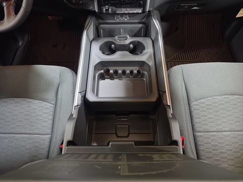 New 2026 RAM 2500 Big Horn AWD/4WD image 10