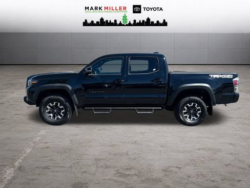 Used 2022 Toyota Tacoma TRD Off-Road w/ TRD Premium Off Road Package AWD/4WD image 2