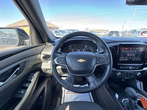 Used 2023 Chevrolet Traverse LT image 14