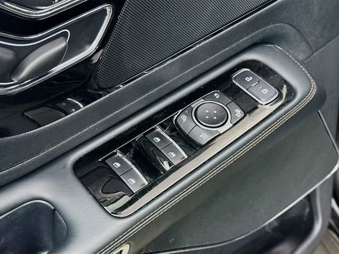 Used 2025 Lincoln Aviator AWD image 18