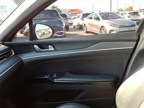 Used 2023 Kia K5 GT-Line image 32