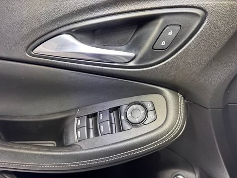 Used 2021 Buick Encore GX Select w/ Advanced Technology Package FWD image 22