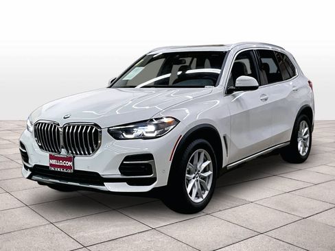 Used 2023 BMW X5 xDrive40i w/ Parking Assistance Package AWD/4WD image 1