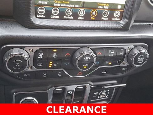 Used 2022 Jeep Gladiator Willys image 16