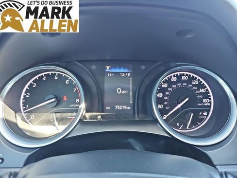 Used 2020 Toyota Camry SE image 11