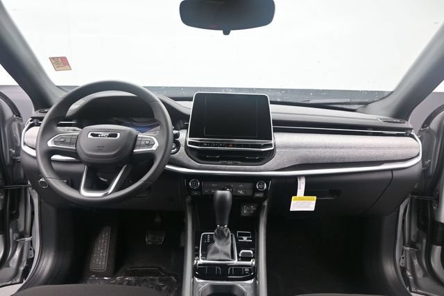 Used 2025 Jeep Compass Sport w/ Mopar Graphics Package AWD/4WD image 11