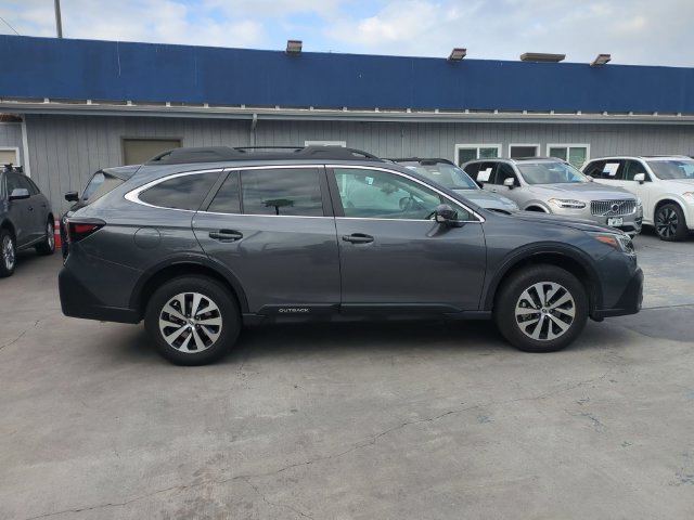 Used 2022 Subaru Outback Premium AWD/4WD image 2