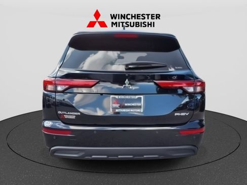 New 2025 Mitsubishi Outlander ES image 5