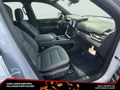 New 2026 GMC Acadia AT4 w/ Luxury Package AWD/4WD image 38