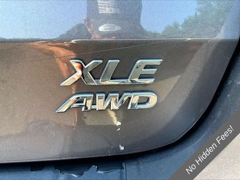 Used 2018 Toyota Sienna XLE Premium AWD/4WD image 8