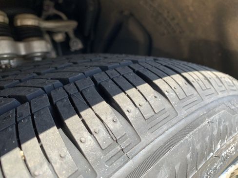 Used 2022 Lexus LS 500 w/ Accessory Package (Z2) image 12