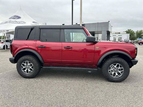 Certified 2025 Ford Bronco Badlands AWD/4WD image 3