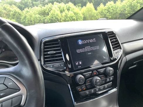 Used 2019 Jeep Grand Cherokee Altitude AWD/4WD image 17
