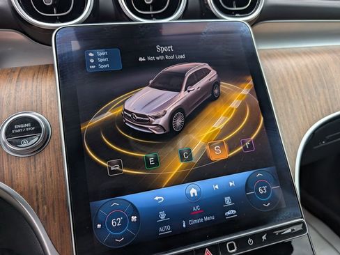 Used 2023 Mercedes-Benz GLC 300 4MATIC image 21