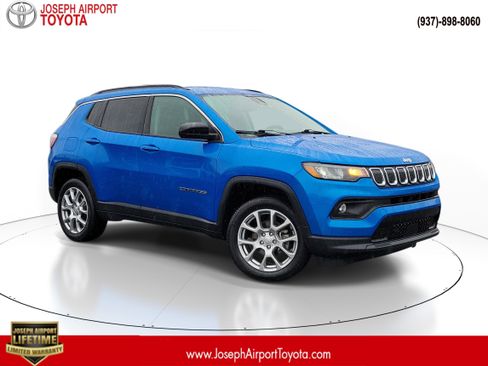 Used 2022 Jeep Compass Latitude AWD/4WD image 1