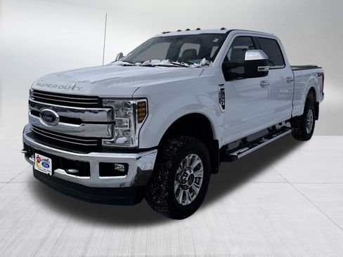 Used 2018 Ford F350 Lariat image 3