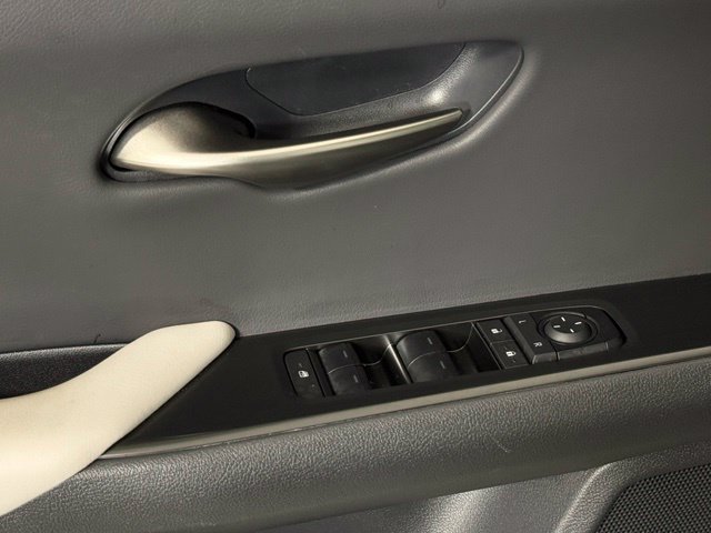 Used 2025 Lexus UX 300h FWD w/ Accessory Package (Z2) image 16