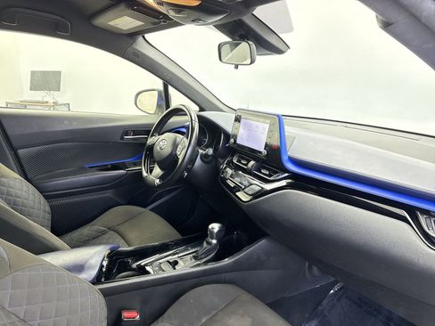 Used 2021 Toyota C-HR XLE image 33