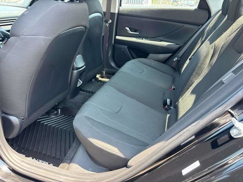 Used 2025 Hyundai Elantra SE FWD image 10