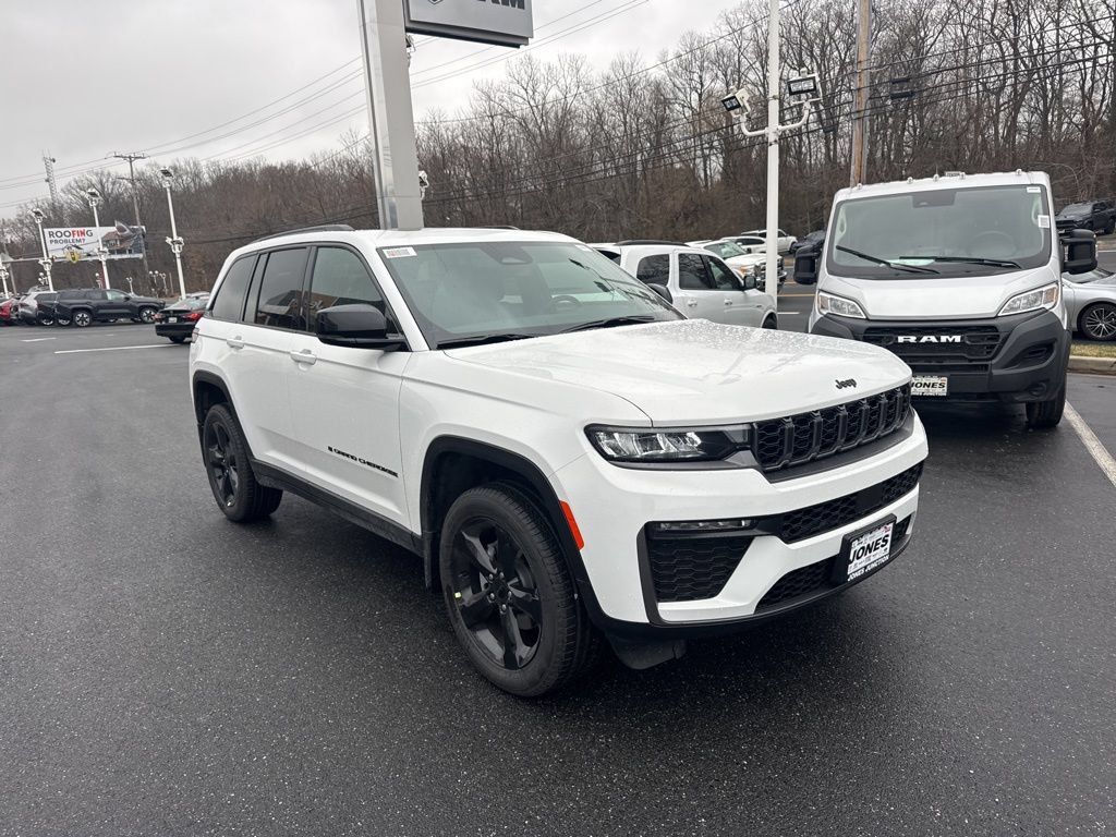New 2026 Jeep Grand Cherokee Limited w/ Limited Altitude Package AWD/4WD image 2