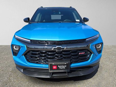Used 2025 Chevrolet TrailBlazer RS w/ Convenience Package AWD/4WD image 2
