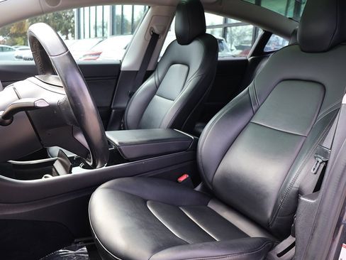 Used 2018 Tesla Model 3 Mid Range image 28