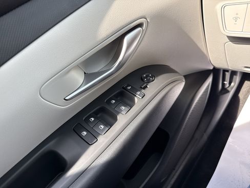 Certified 2023 Hyundai Tucson SEL AWD/4WD image 16