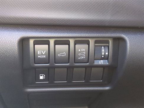 Used 2025 Subaru Forester Touring image 32