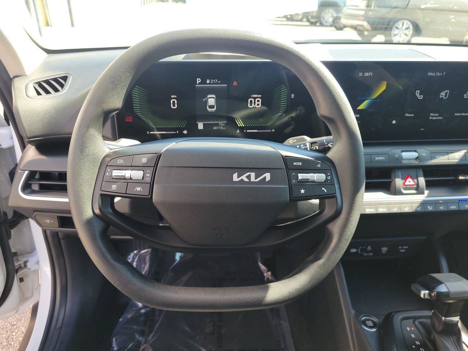 Used 2025 Kia K4 FWD image 21