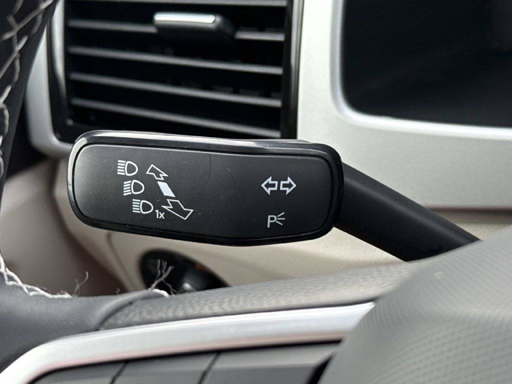 Used 2023 Volkswagen Atlas SE AWD/4WD image 23