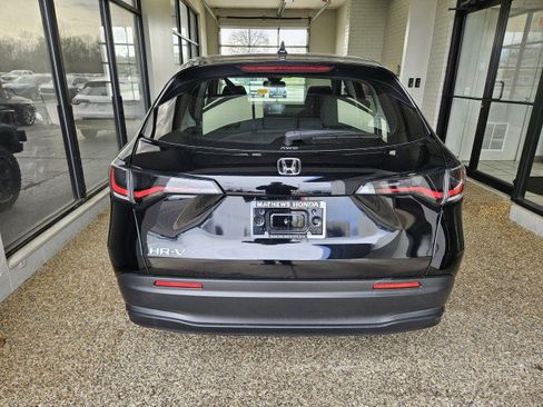 Used 2023 Honda HR-V LX image 3