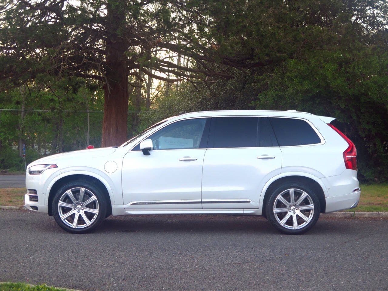 Used 2017 Volvo XC90 T8 Inscription w/ Luxury Package AWD/4WD image 2