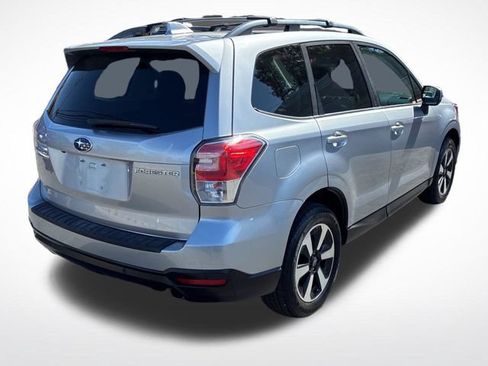 Used 2018 Subaru Forester 2.5i Limited AWD/4WD image 2