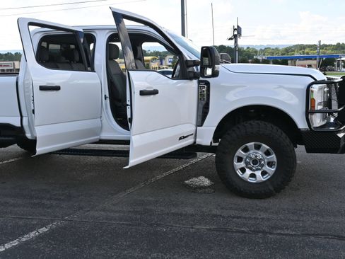 Used 2024 Ford F250 XLT AWD/4WD image 35