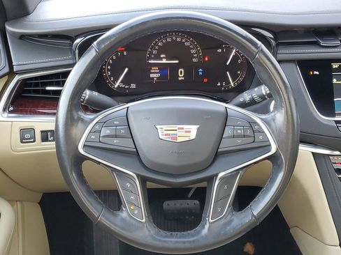 Used 2019 Cadillac XT5 Luxury image 28