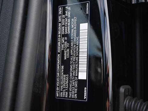 Used 2025 Volvo XC40 B5 Core image 44