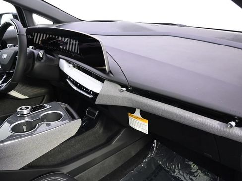 New 2026 Cadillac Optiq Sport 2 w/ LPO, Floor Liner Package AWD/4WD image 15