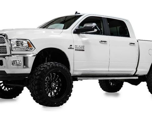 Used 2018 RAM 2500 Laramie AWD/4WD image 2