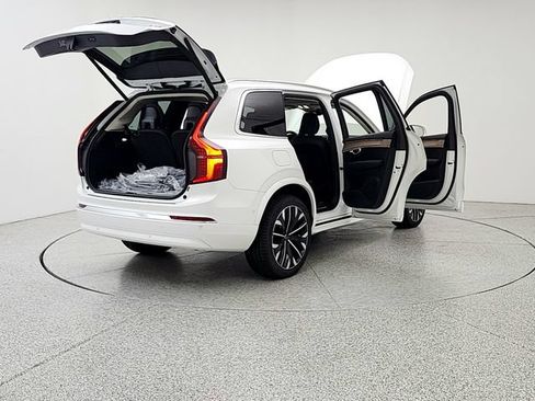 New 2026 Volvo XC90 T8 Plus w/ Protection Package Premier AWD/4WD image 11