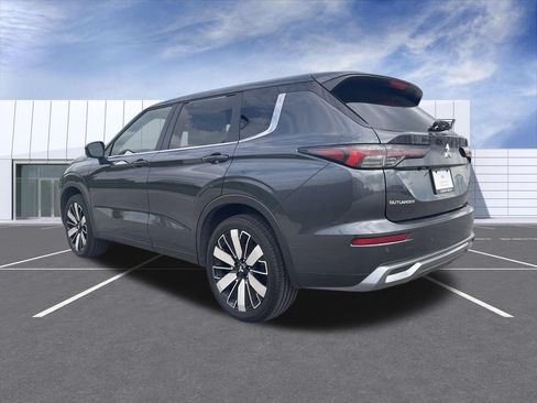Used 2025 Mitsubishi Outlander SE AWD/4WD image 6