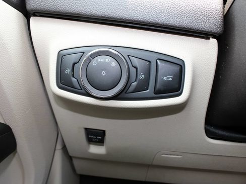 Used 2019 Lincoln MKC Reserve w/ MKC Technology Package FWD image 17