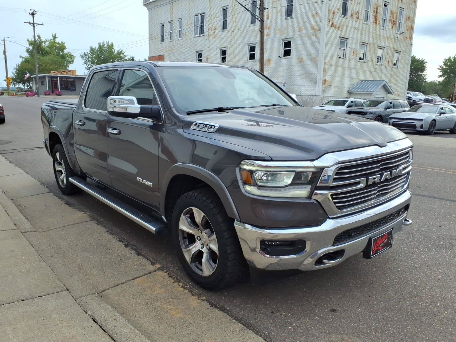 Used 2019 RAM 1500 Laramie AWD/4WD image 4