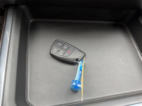 Used 2024 Chevrolet Silverado 2500 LT w/ Midnight Edition image 32