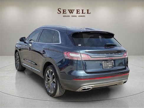Used 2022 Lincoln Nautilus Reserve w/ Luxury Package image 3