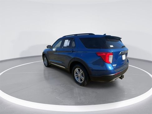Used 2023 Ford Explorer XLT w/ Equipment Group 202A image 6