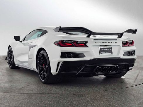 Used 2023 Chevrolet Corvette Z06 w/ Z07 Performance Package image 5