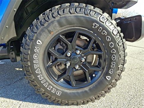 Used 2024 Jeep Gladiator Sport image 8