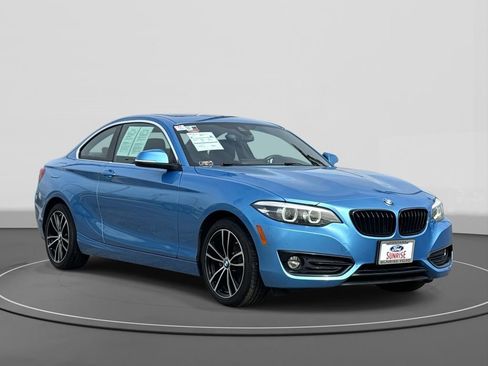 Used 2020 BMW 230i Coupe w/ Premium Package image 4